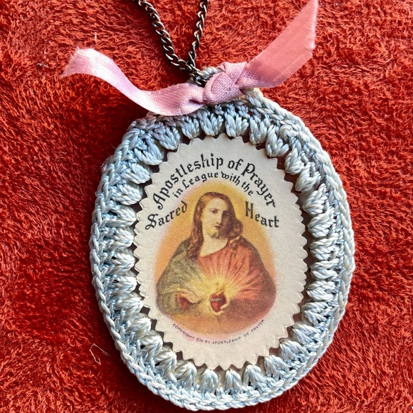 Handmade Artisan Vintage Crochet SACRED HEART Scapular NECKLACE - Picture 12 of 14